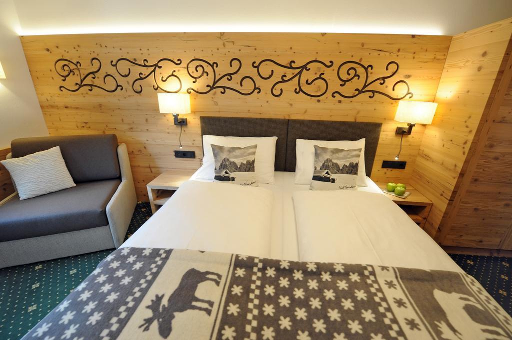 Hotel Maria St. Ulrich in Gröden Zimmer foto